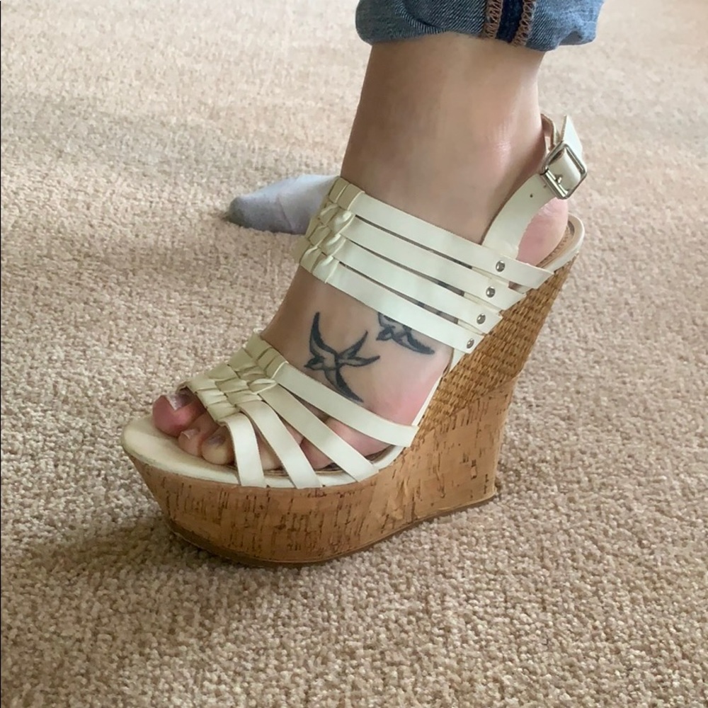 Bakers wedges cork and white strappy 8.5 M
